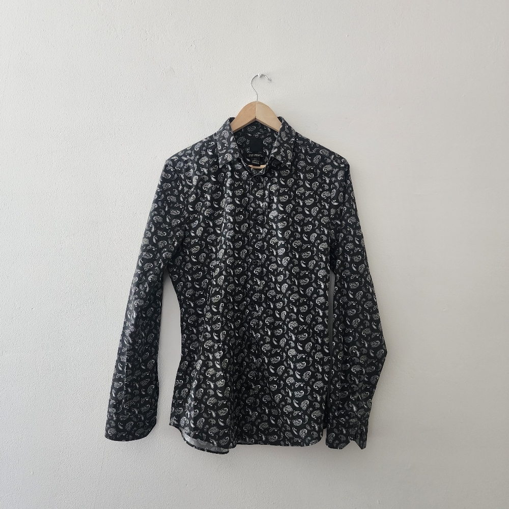 H&M | Black and White Paisley Patterned Long Sleeve Dress Shirt